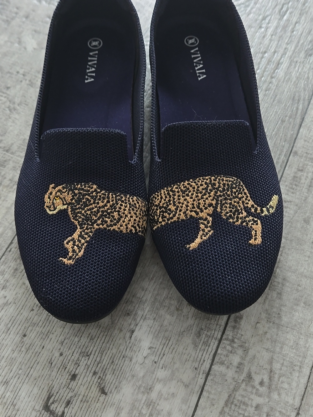 Vivaia Audrey Round-Toe Embroidered Loafers Navy Cheetah Size 37.5